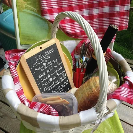 Les Tonneaux Du Perche Bed & Breakfast *