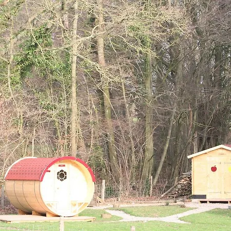 Les Tonneaux Du Perche Bed & Breakfast *